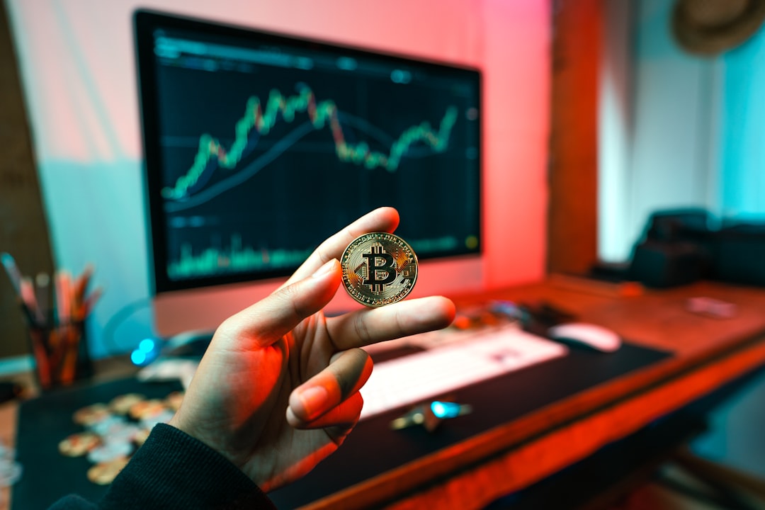🤝 Insiders: Bitcoin or Gold?