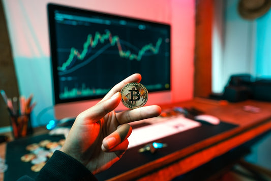 🤝 Insiders: Bitcoin or Gold?